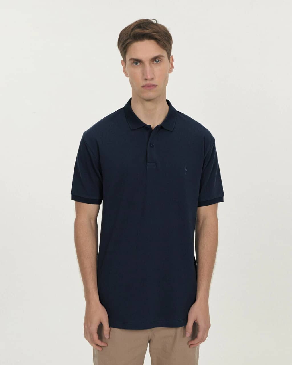 Remera Con Cuello Carilo